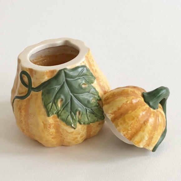 Yankee Candle Squash Pumpkin Fall Candle w Lid - Picture 3 of 7